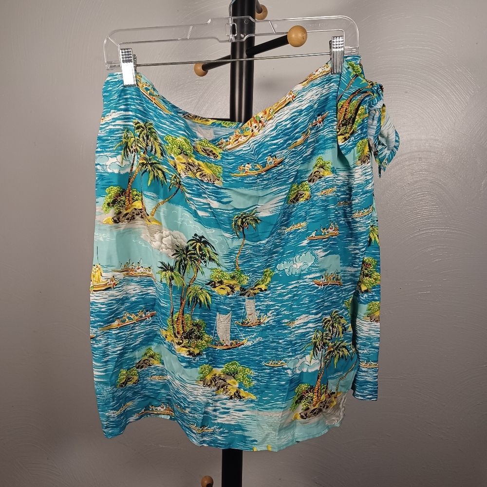 A Gold E Hawaiian Wrap Mini Skirt Size M